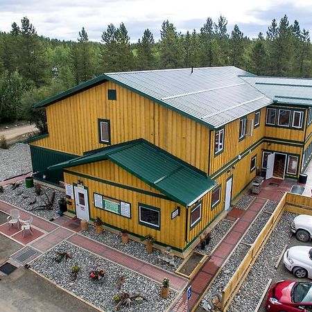 Hot Springs Campground & Hostel Upper Laberge ภายนอก รูปภาพ