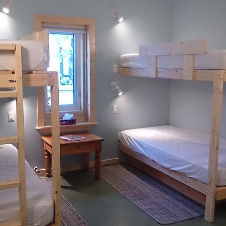 Hot Springs Campground & Hostel Upper Laberge ภายนอก รูปภาพ