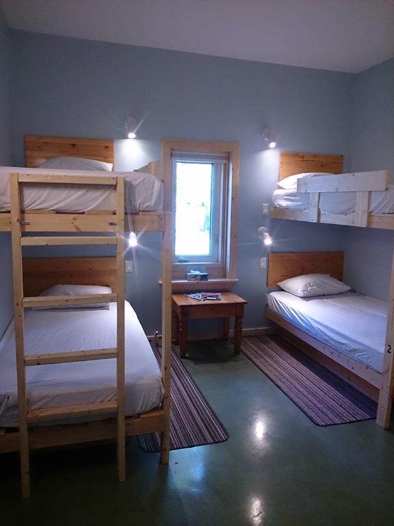 Hot Springs Campground & Hostel Upper Laberge ห้อง รูปภาพ