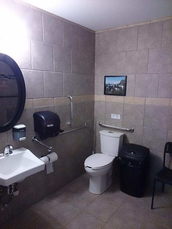 Hot Springs Campground & Hostel Upper Laberge ภายนอก รูปภาพ