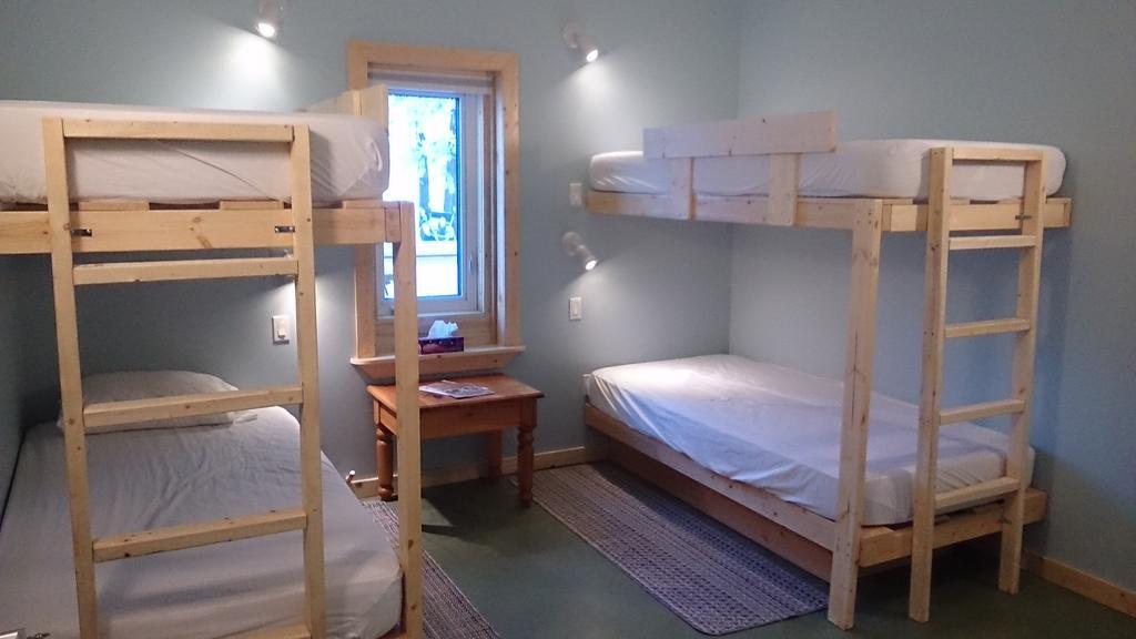 Hot Springs Campground & Hostel Upper Laberge ภายนอก รูปภาพ